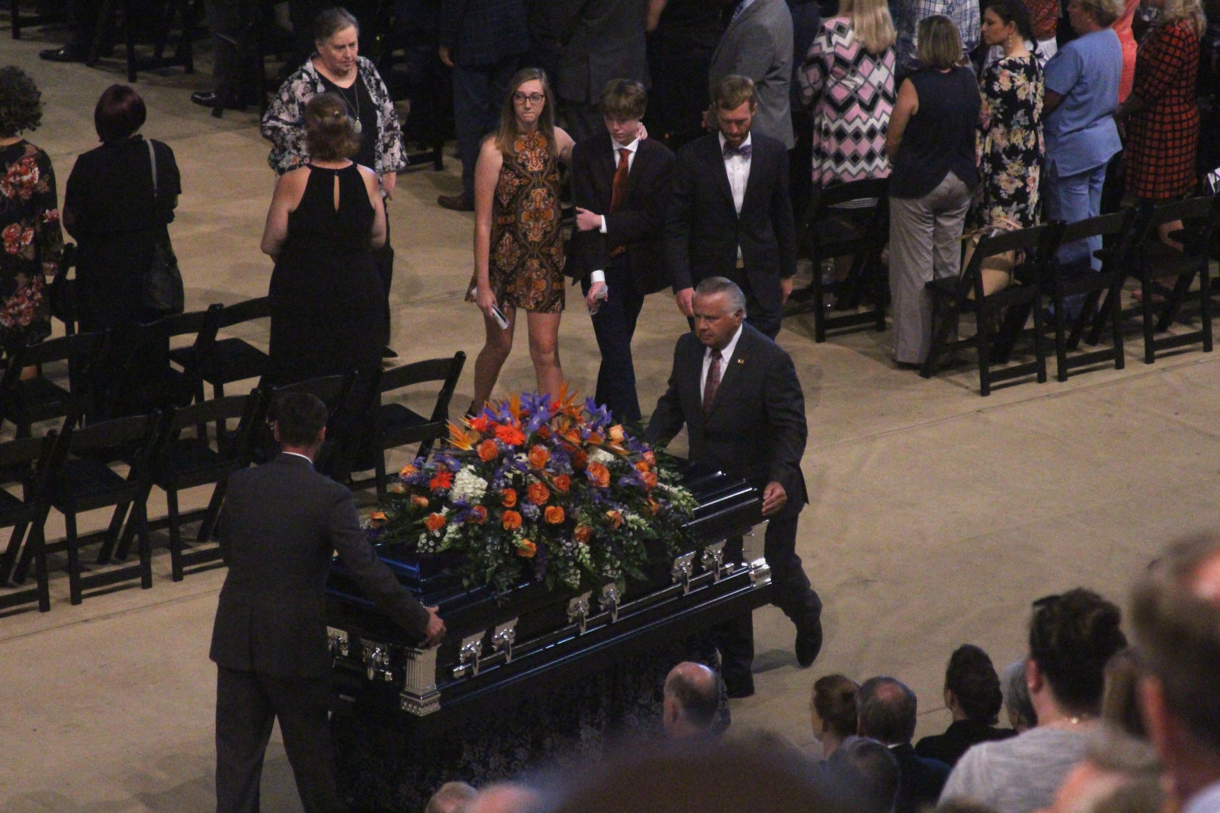 A community remembers Rod and Paula Bramblett at their memorial service